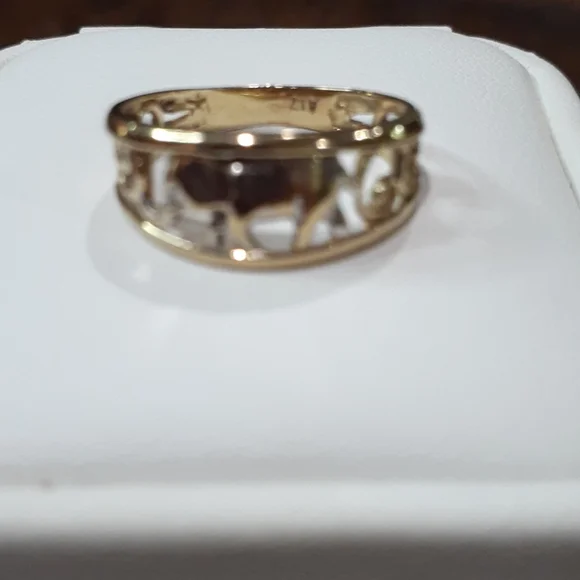 14 K Yellow Gold Open Band with White Gold Elephant - Picture 2 of 4